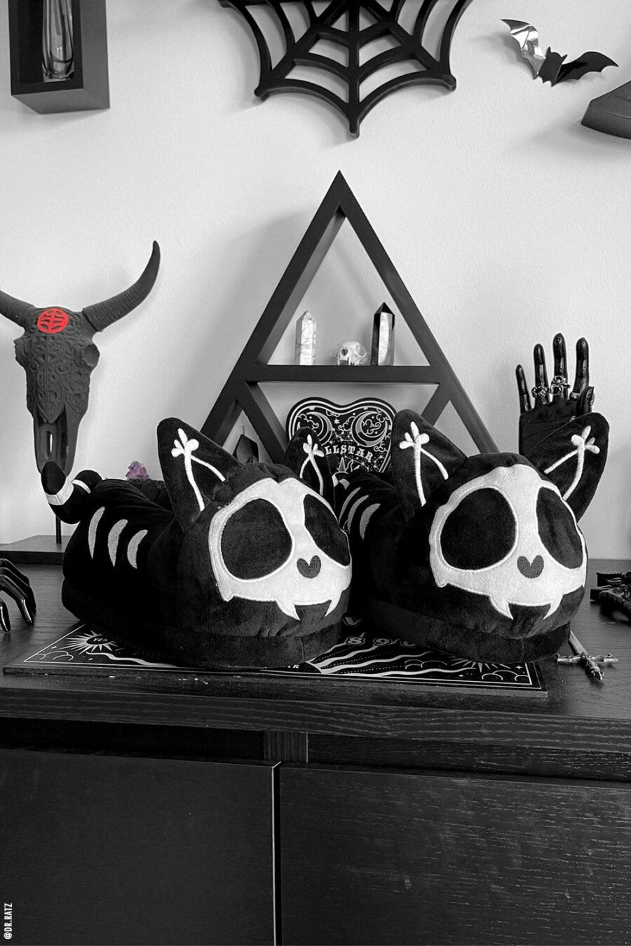 Gothic-Cat-SLippers.jpg Skelekitty Slippers