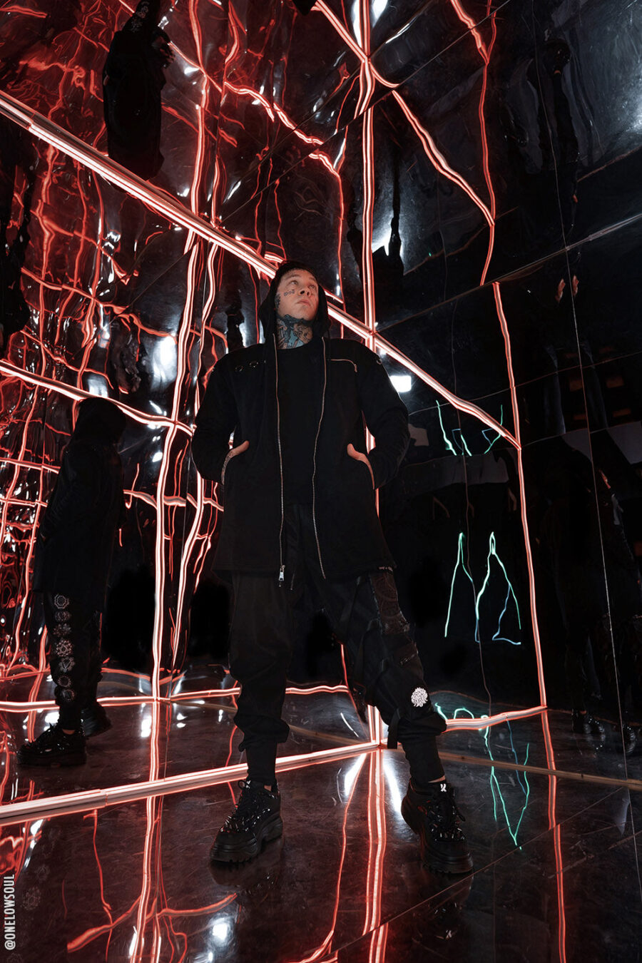 VF Ultramage Hoodie [Black]