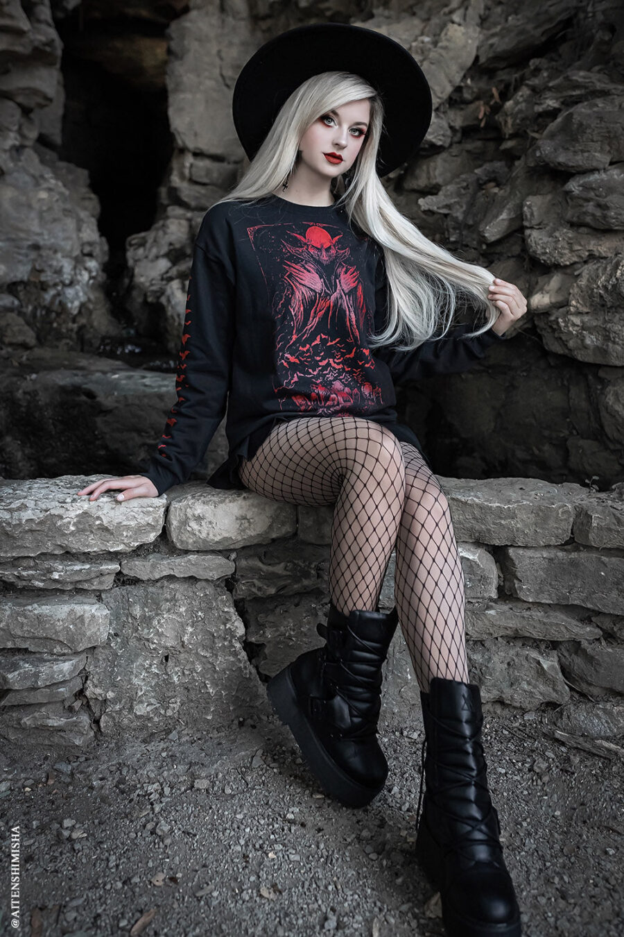 grunge-clothing_dcfad10b-3571-46e0-9792-2ca4f50e803d.jpg Nosferatu Sweatshirt w/ Red Bat Sleeves