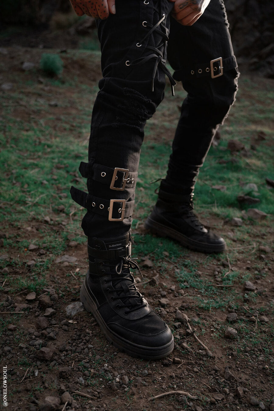 raver-pants_3b60e65d-ba18-4e0f-8d09-66d327f38012.jpg Inquisition Shredded Skinny Jeans