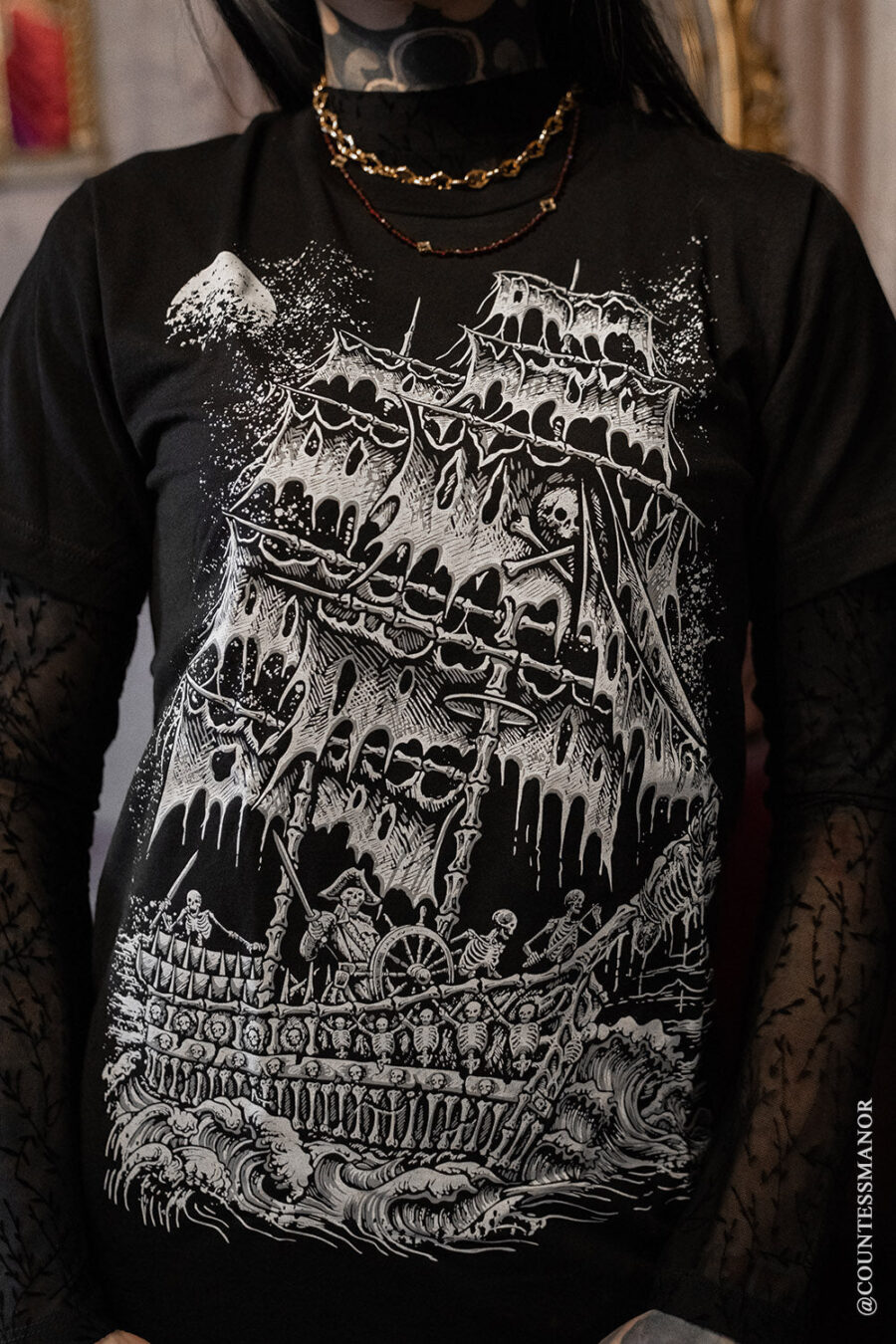 skull-pirate-shirt.jpg Skeleton Crew Pirate Ship T-shirt