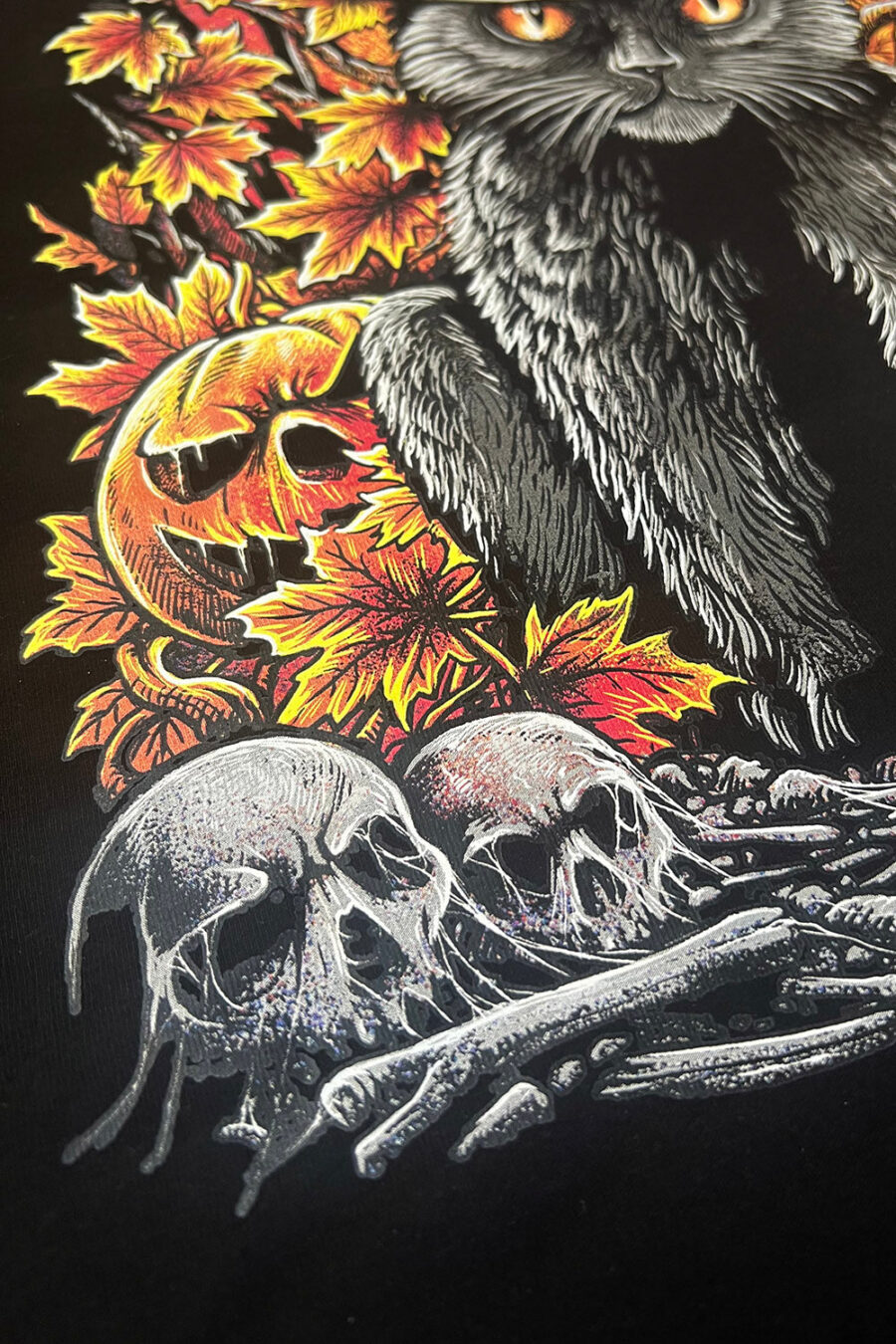 skull-tshirt_723fd020-4fe9-444a-b6b8-d85a0ecd7cf6.jpg Witch's Familiar Sweatshirt